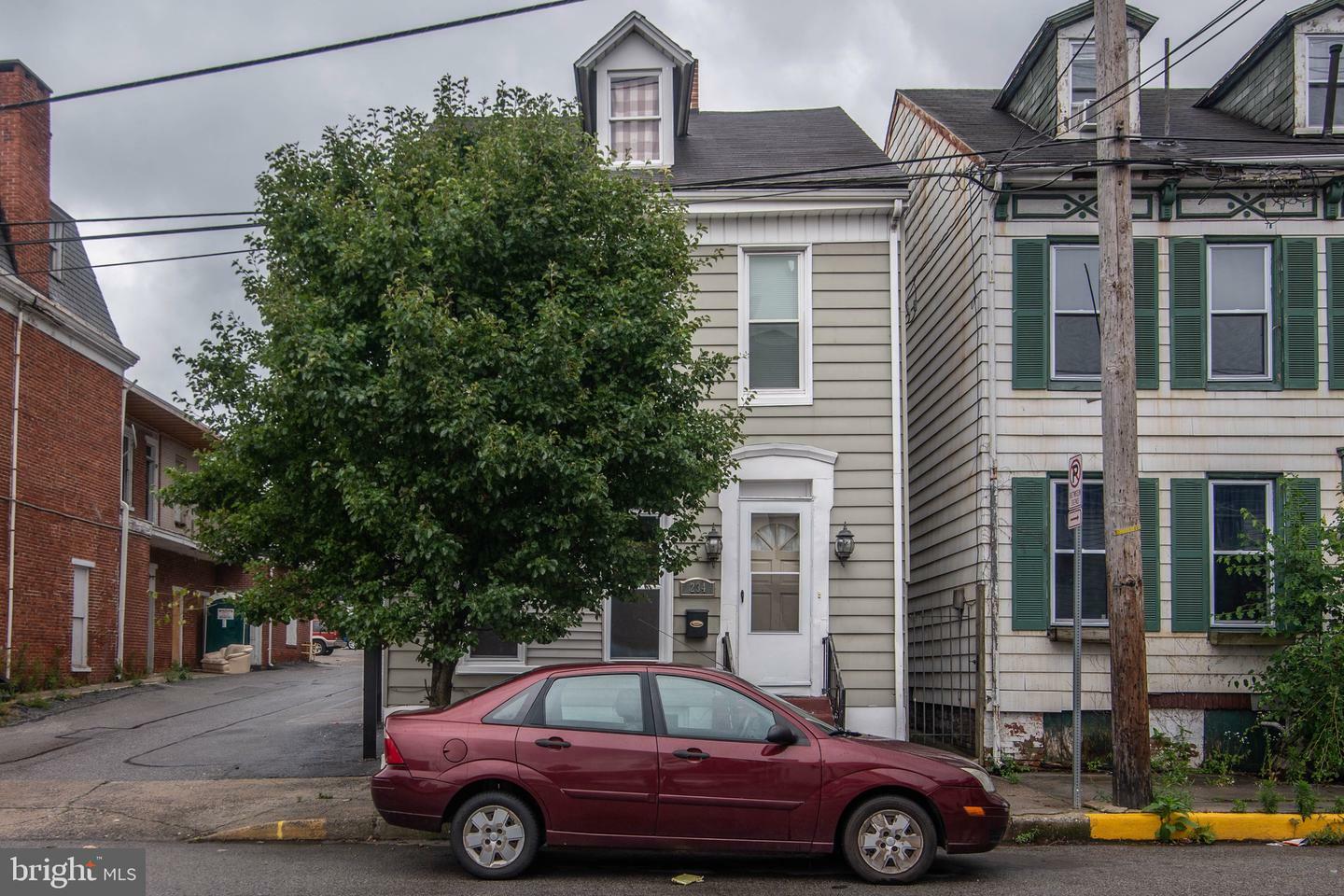 Property Photo:  234 E Philadelphia Street  PA 17403 