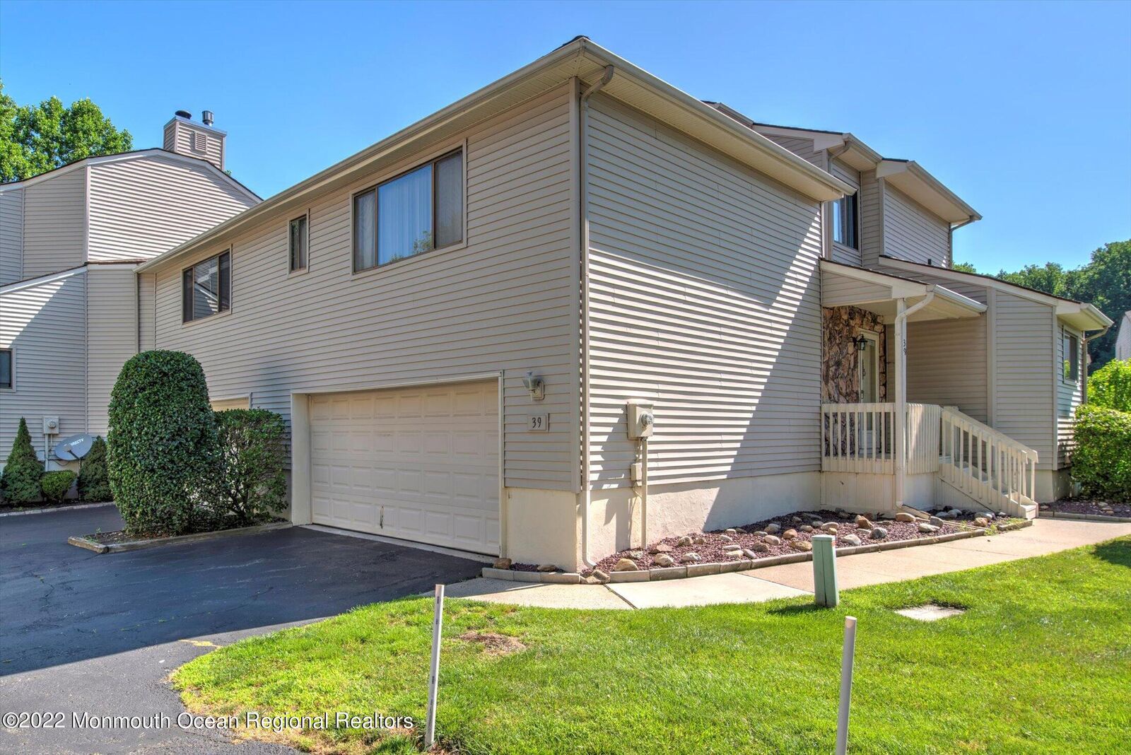 Property Photo:  39 Pennybrook Lane  NJ 07748 