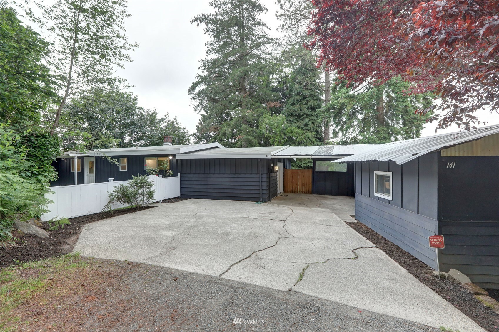 Property Photo:  141 Kensington Avenue S  WA 98030 