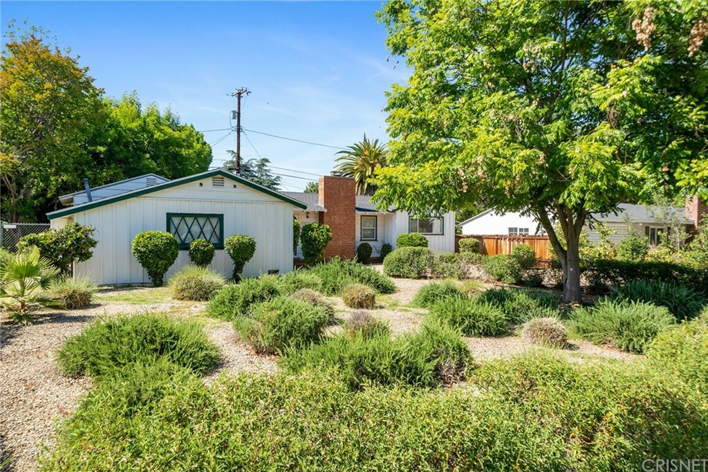 Property Photo:  23075 Leonora Drive  CA 91367 