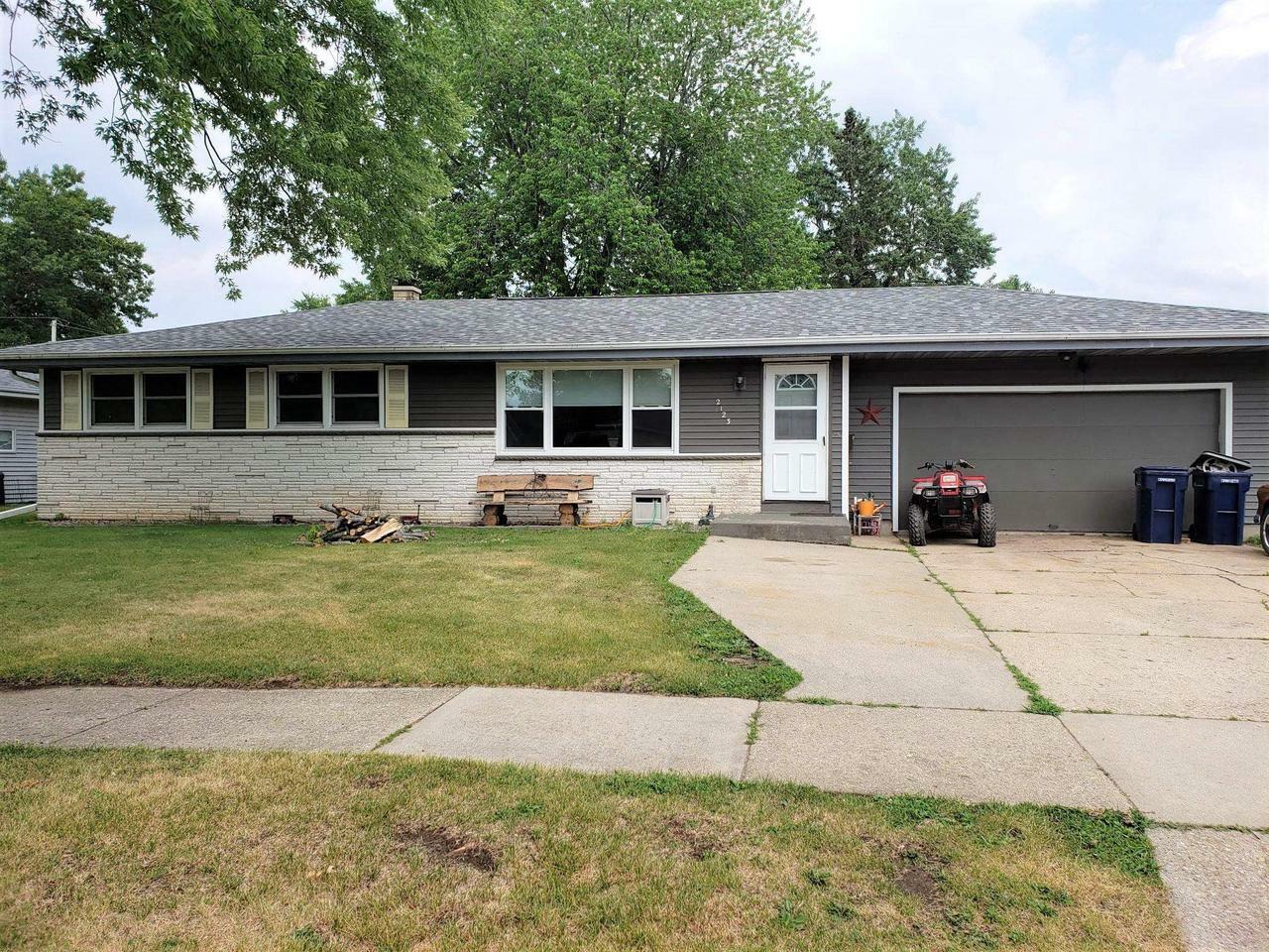 Property Photo:  2123 Polk St  WI 53546 