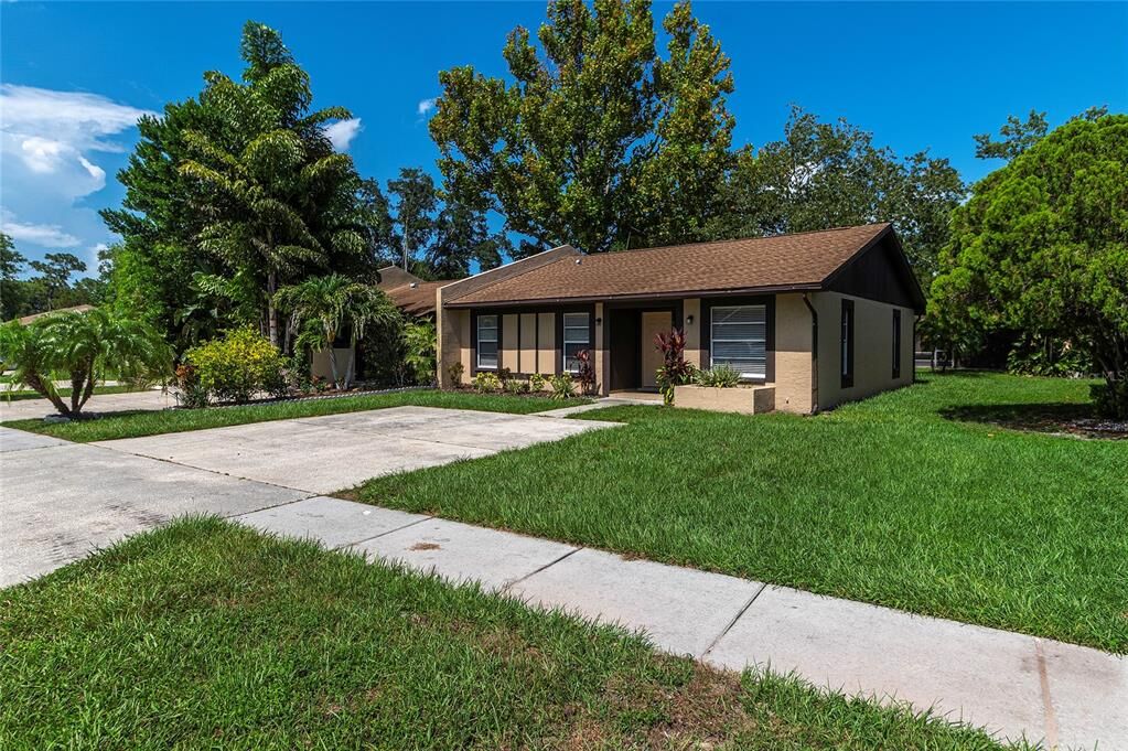 Property Photo:  9885 88th Street  FL 33777 