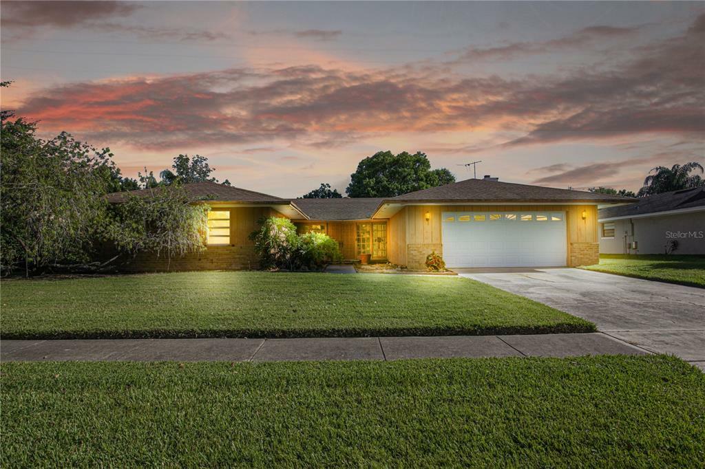 Property Photo:  3335 Hollyhock Court  FL 32812 