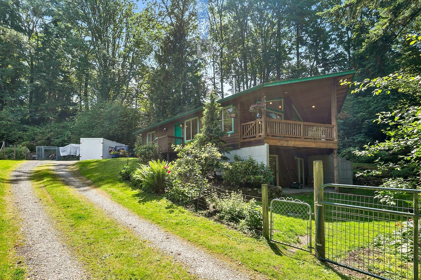 Property Photo:  7502 114th Avenue SE  WA 98056 