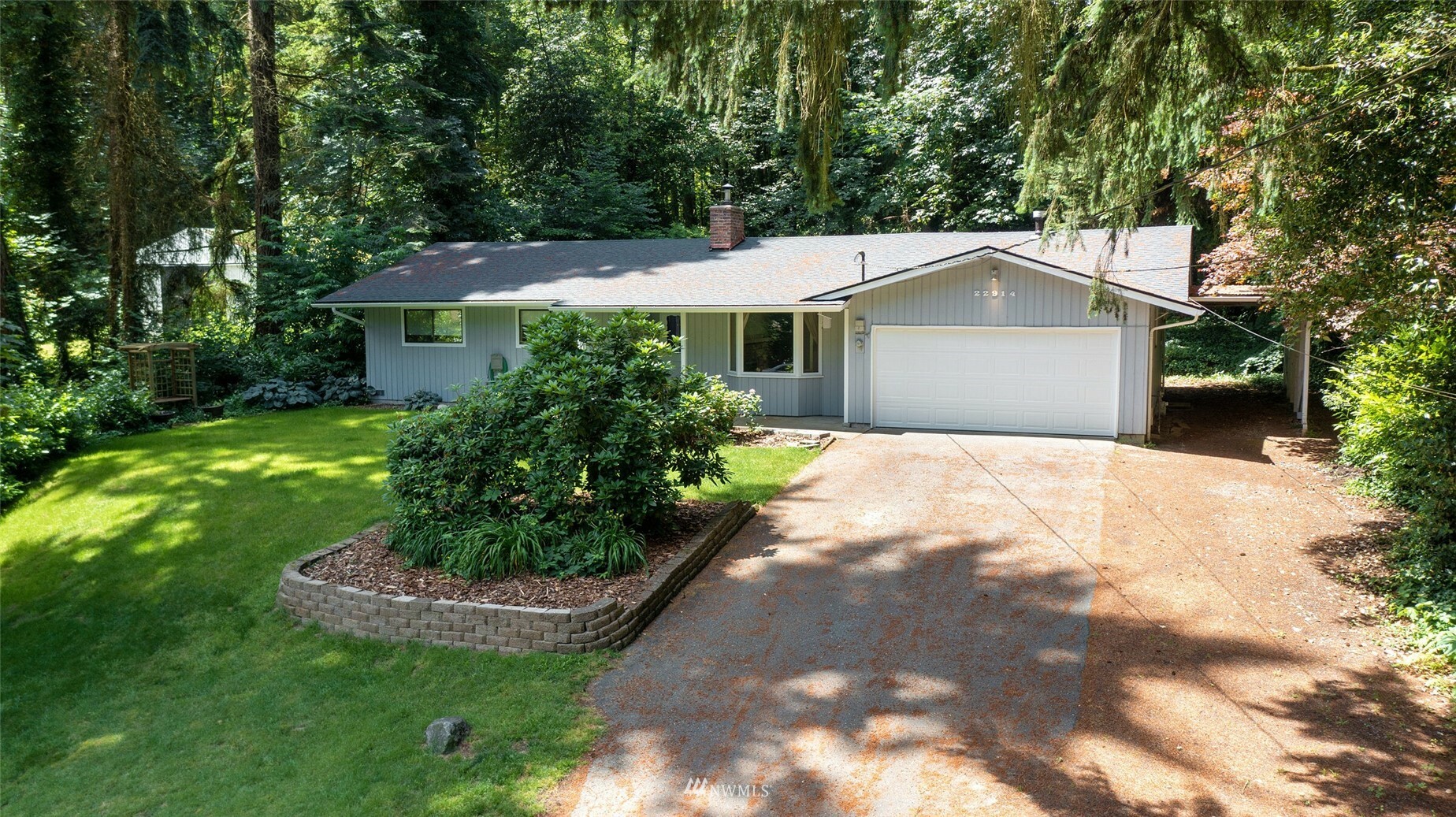 Property Photo: 22914 2nd Avenue SE WA 98021