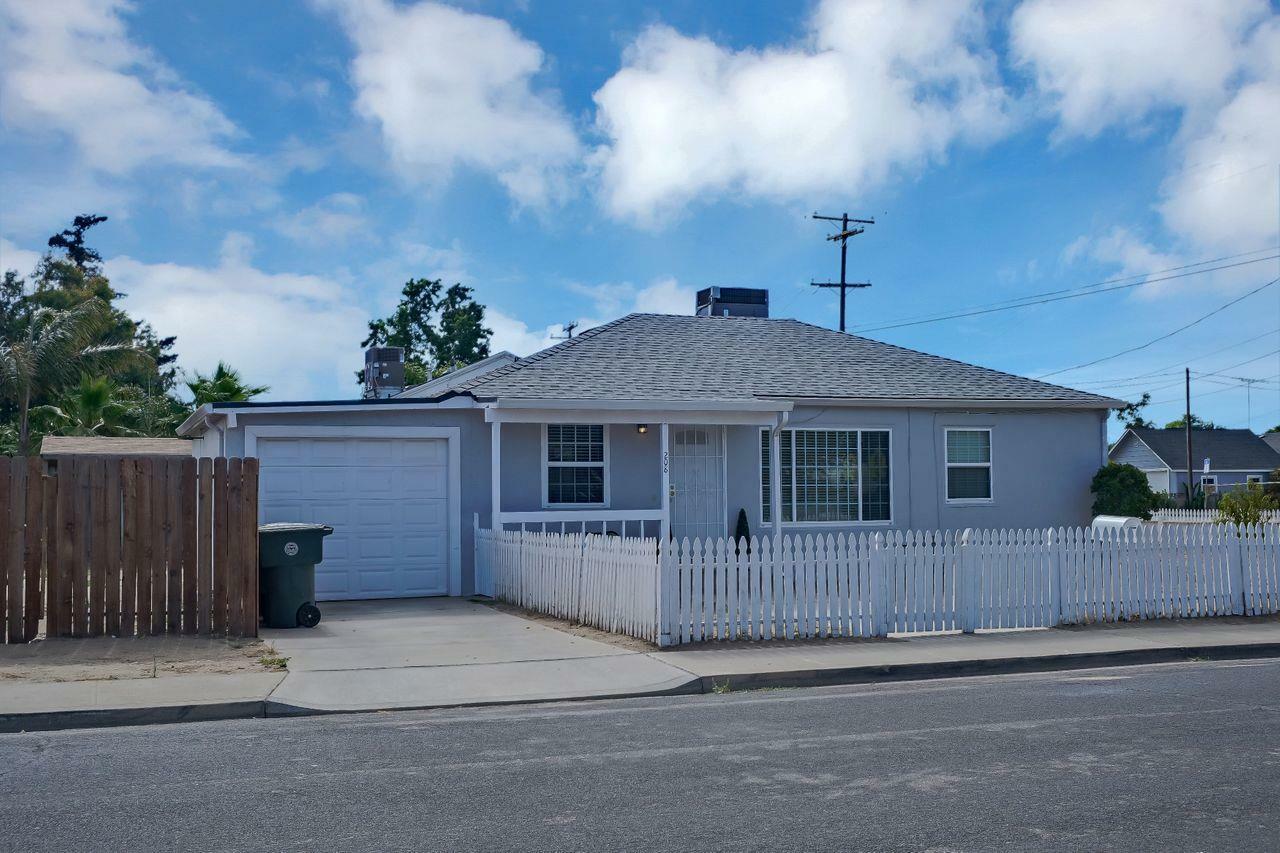 Property Photo: 208 Hemlock Avenue CA 95337
