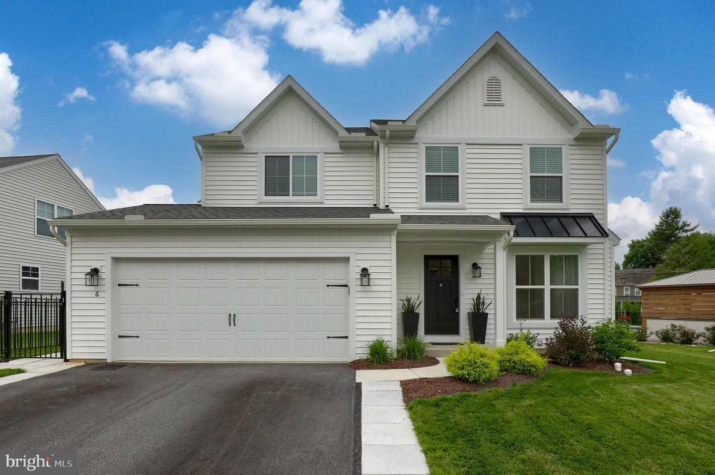 Property Photo: 6 Stoneway Path PA 17602