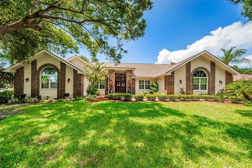 Property Photo:  2907 Chancery Lane  FL 33759 
