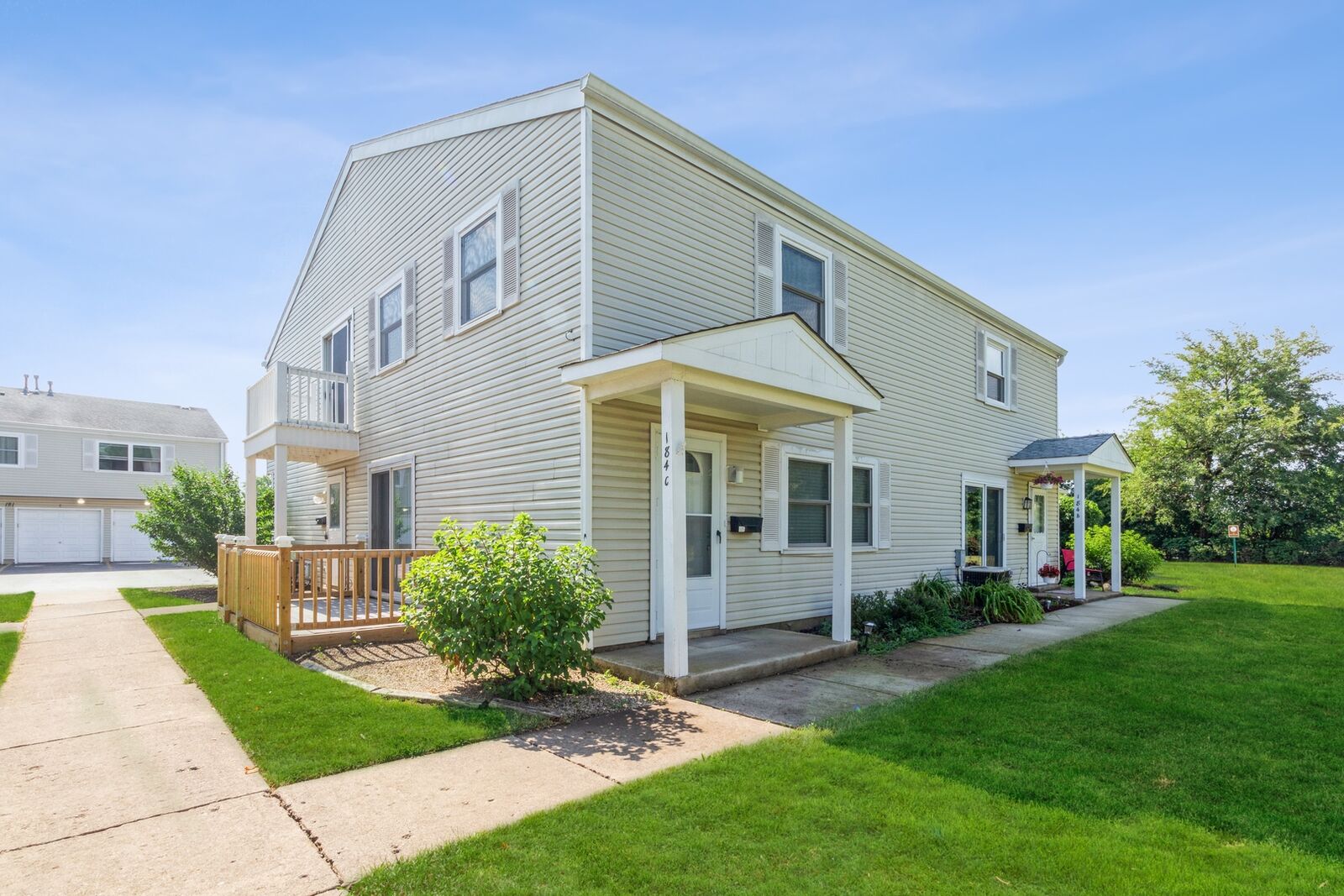 Property Photo:  184 Betty Court C  IL 60103 