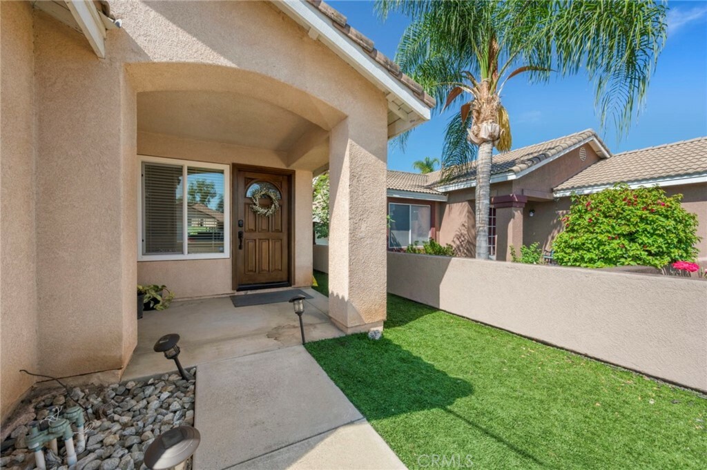 Property Photo:  842 Poppyseed Lane  CA 92881 