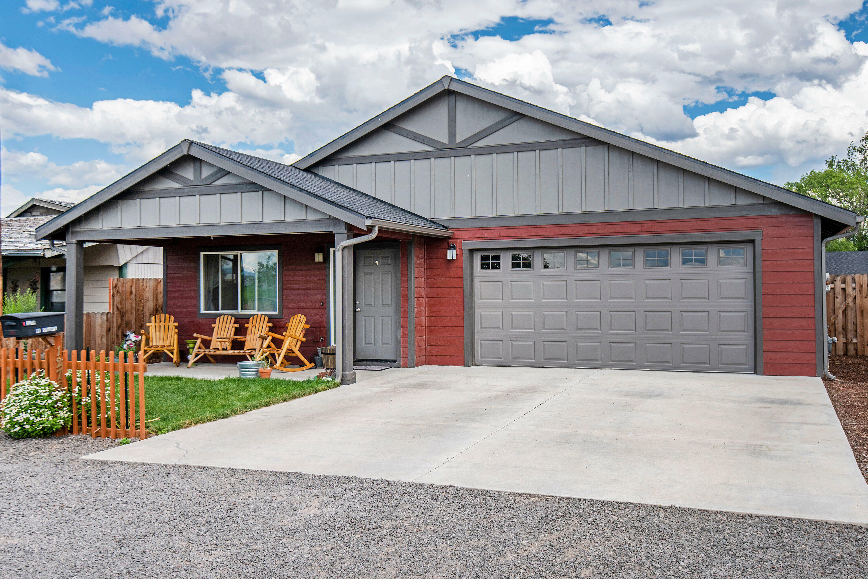 Property Photo: 1276 NW Seehale Avenue OR 97754