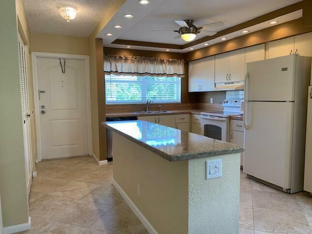 Property Photo: 2006 S Federal Highway 301 FL 33435