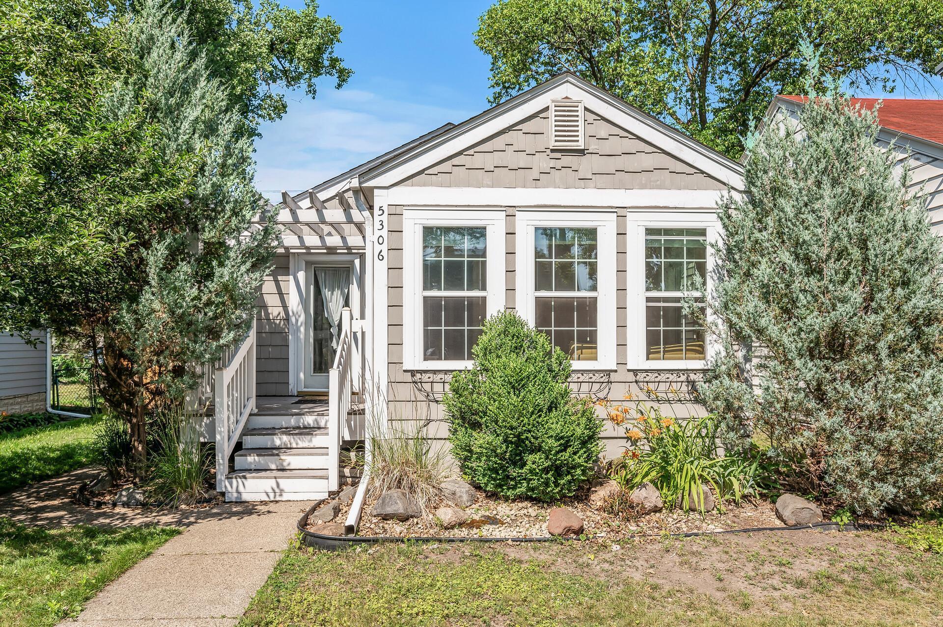 Property Photo:  5306 Elliot Avenue  MN 55417 