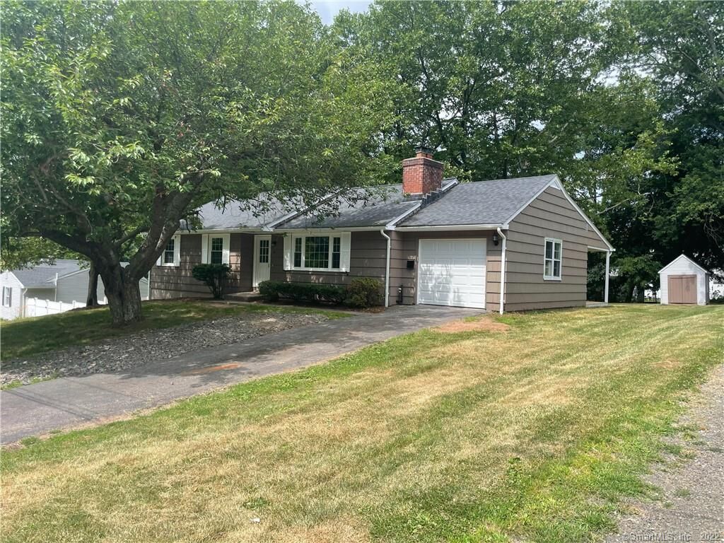 Property Photo: 67 Live Oak Lane CT 06450