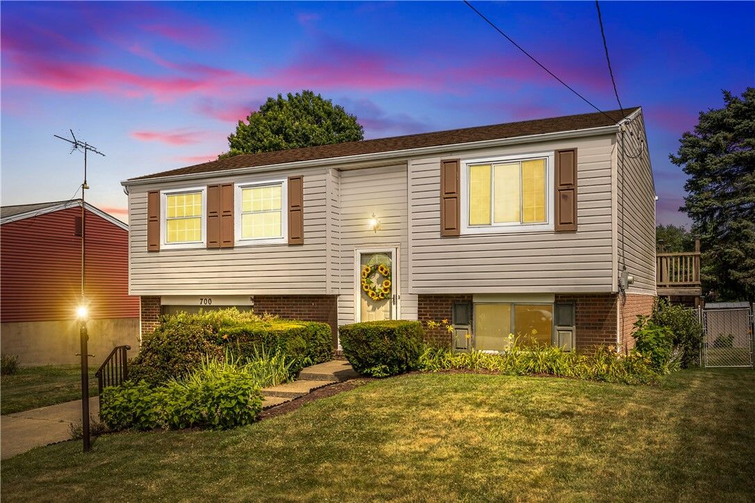 Property Photo: 700 Snyder St PA 15027