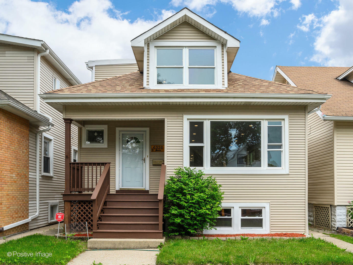 Property Photo: 4339 N Meade Avenue IL 60634