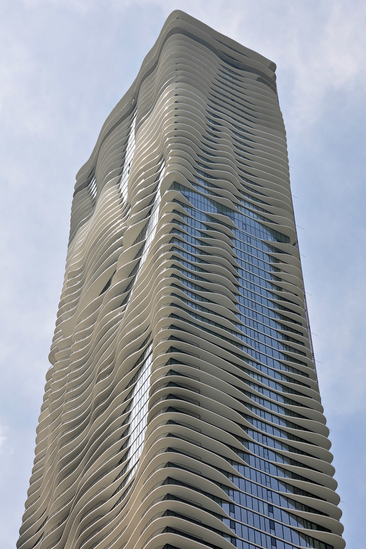 Property Photo: 225 N Columbus Drive 6304 IL 60601