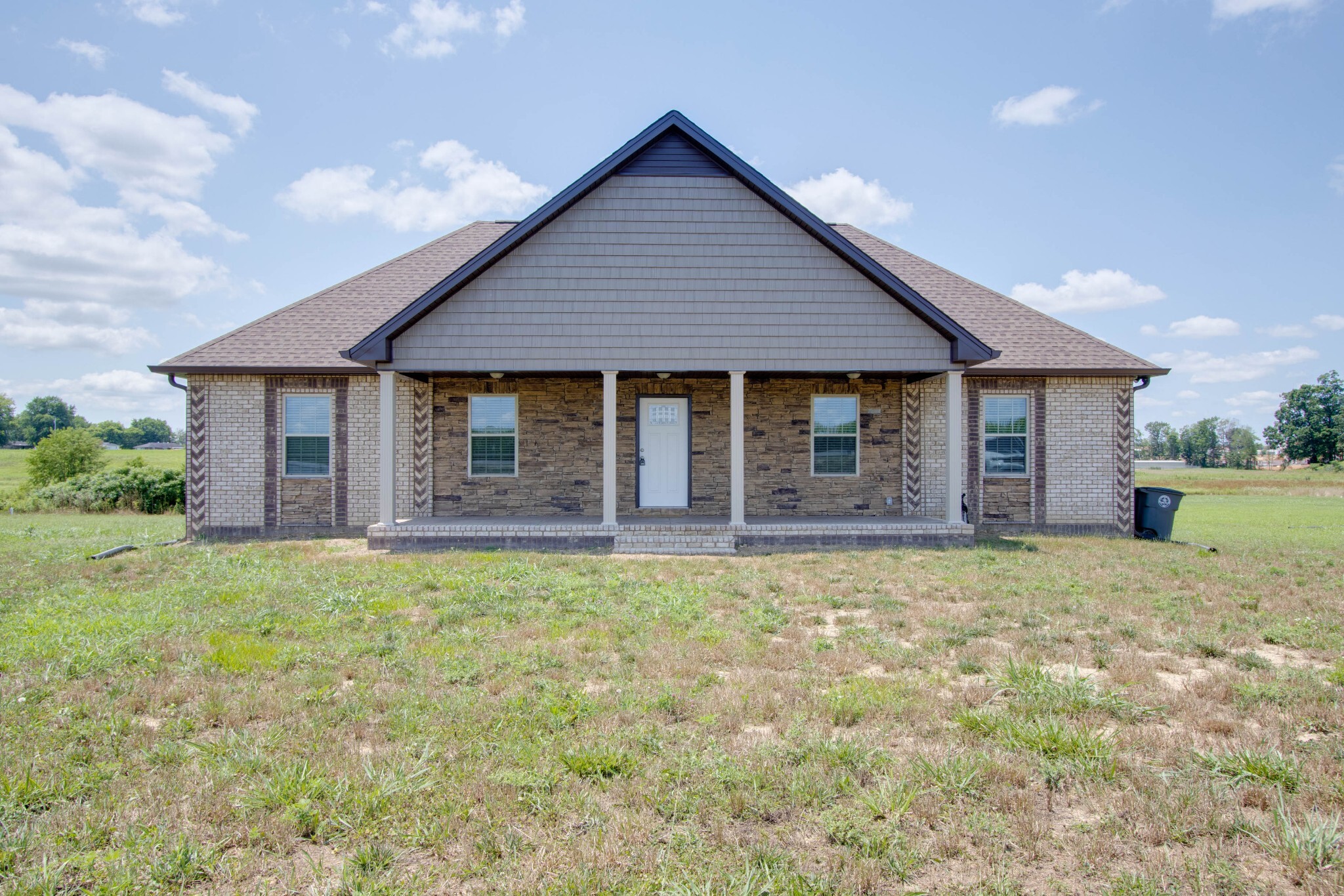 Property Photo: 917 Sneed Blvd TN 37083