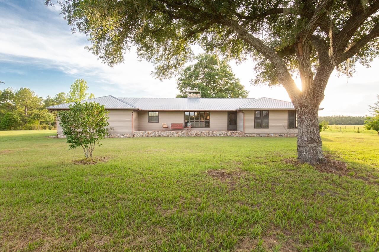 Property Photo:  4287 Bassett Dairy Road  FL 32344 