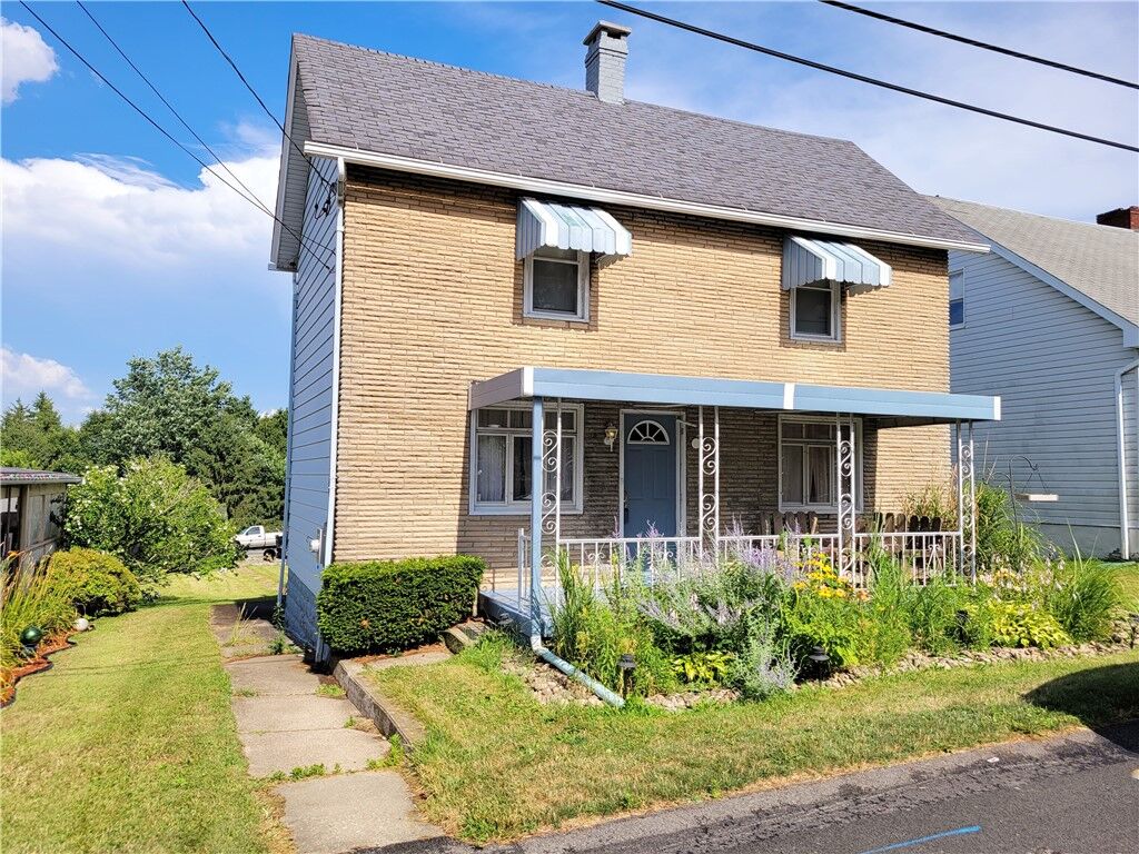 Property Photo:  575 Dianthus St  PA 15642 