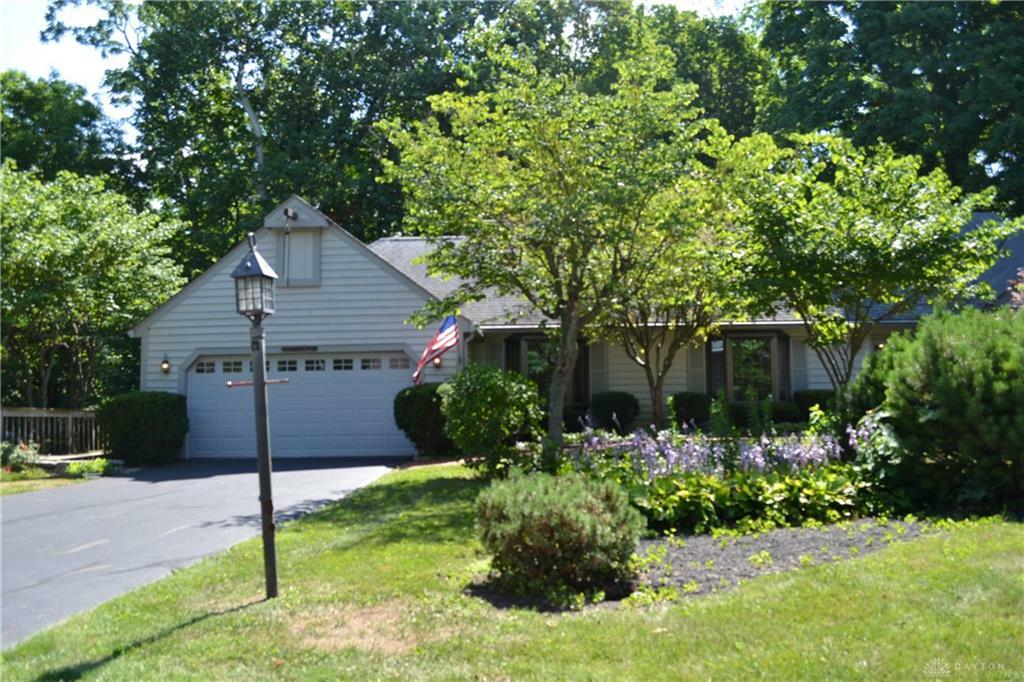 Property Photo: 7838 Braewood Trail OH 45459