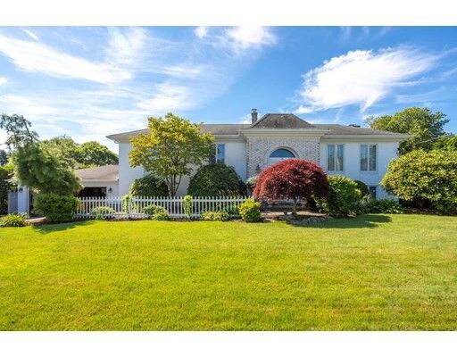 Property Photo:  14 Carriage Way  RI 02904 