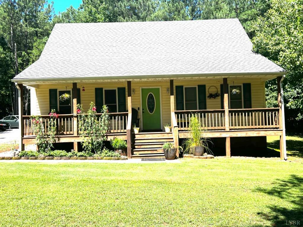 Property Photo:  13152 Farmville  VA 23954 