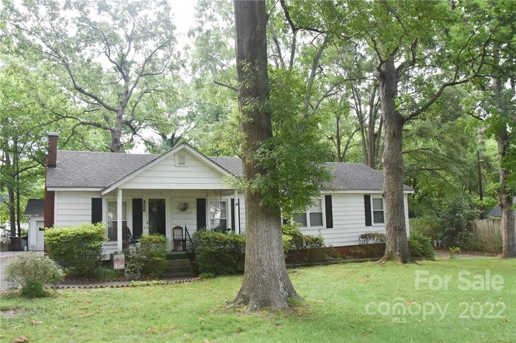 Property Photo:  806 Carolyn Avenue  NC 28083 