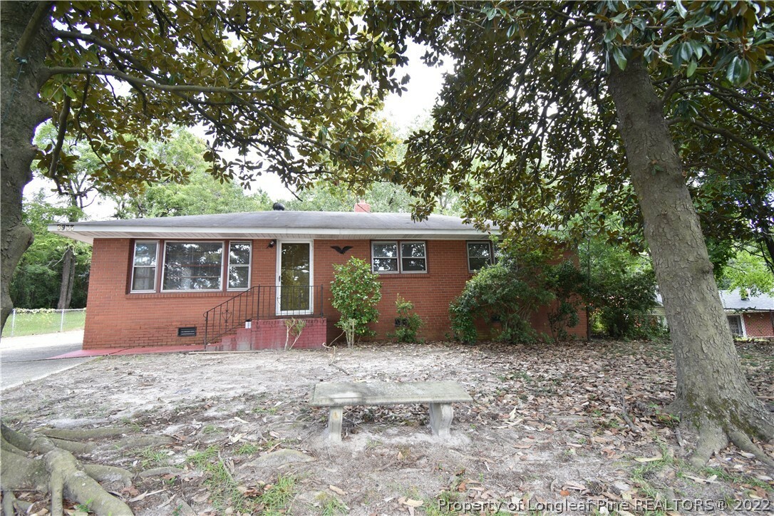 Property Photo:  3933 Village Drive  NC 28304 