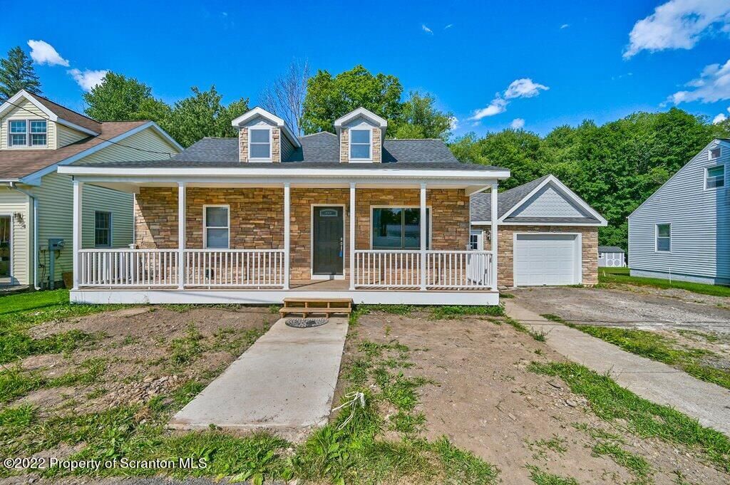 Property Photo:  11 Brook Lane  PA 18444 