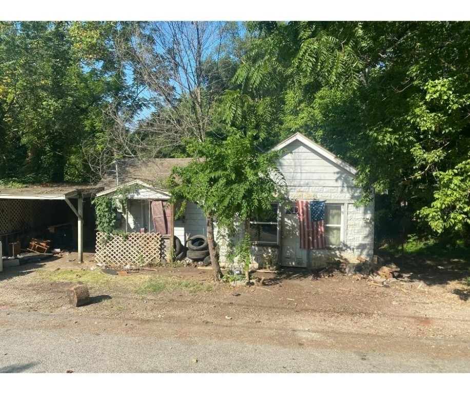 Property Photo:  414 Spring Street  AR 72756 