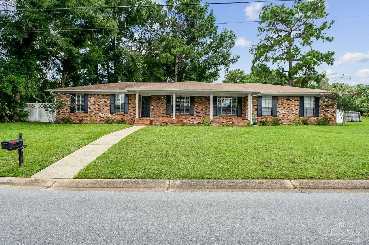 Property Photo: 902 Palisades Rd FL 32504