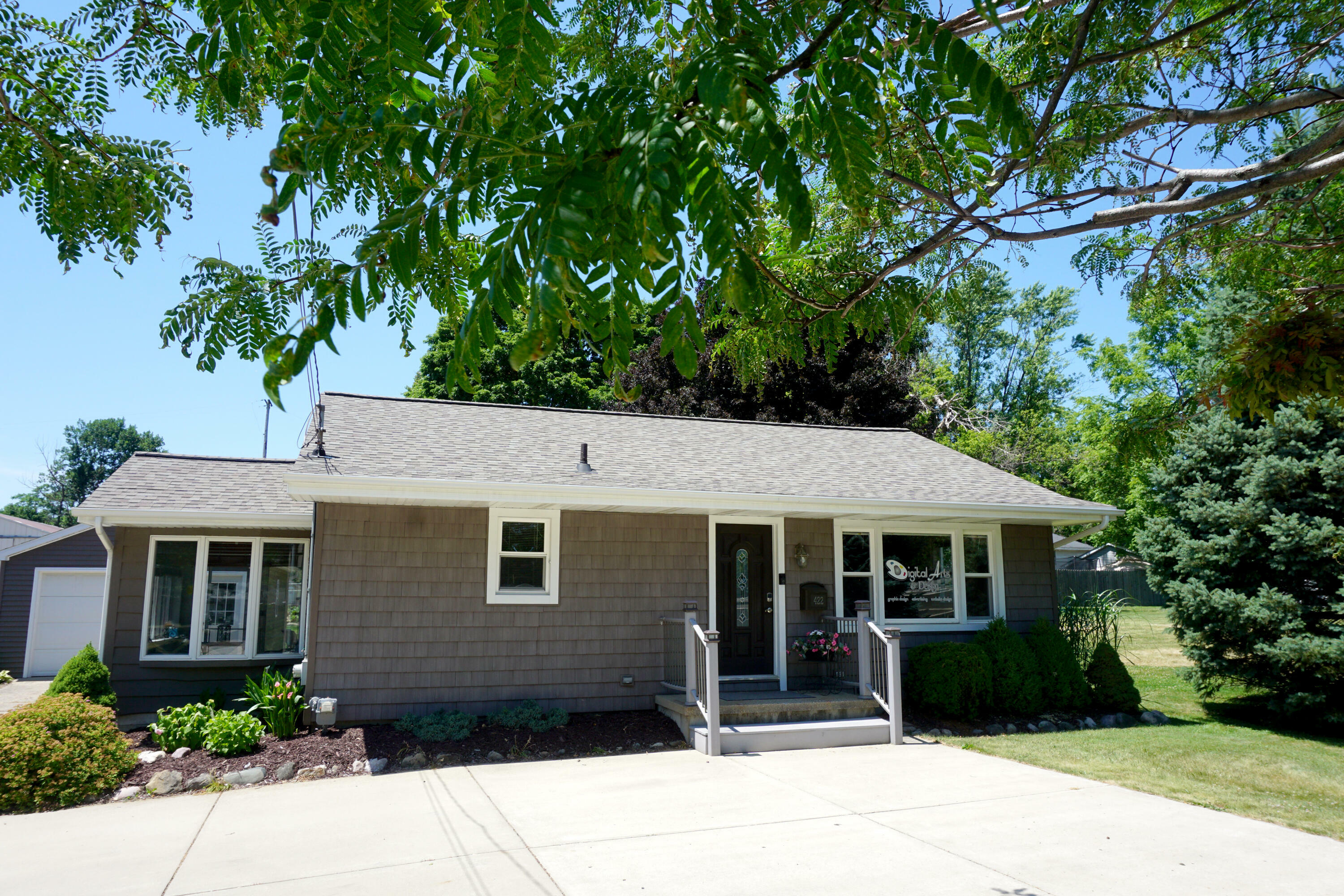 Property Photo:  422 N West Avenue  MI 49201 