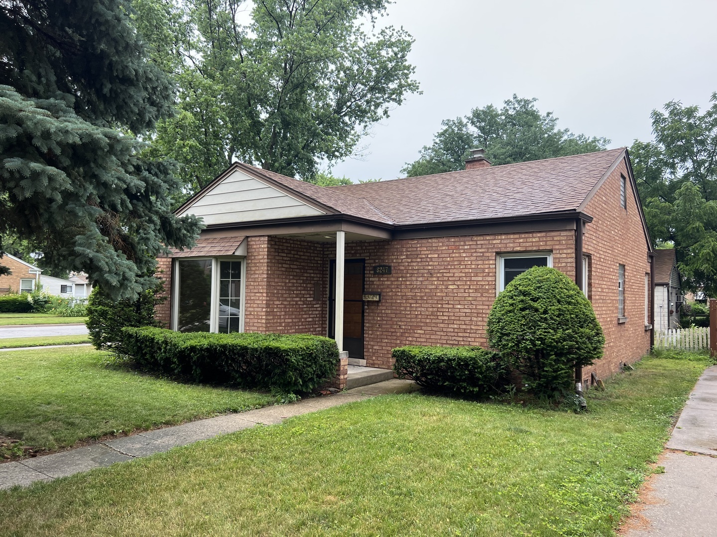 Property Photo: 8247 Mango Avenue IL 60053