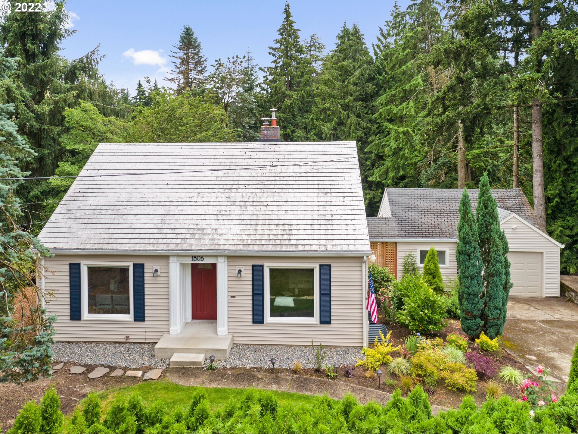 Property Photo:  1806 SW Taylors Ferry Rd  OR 97219 