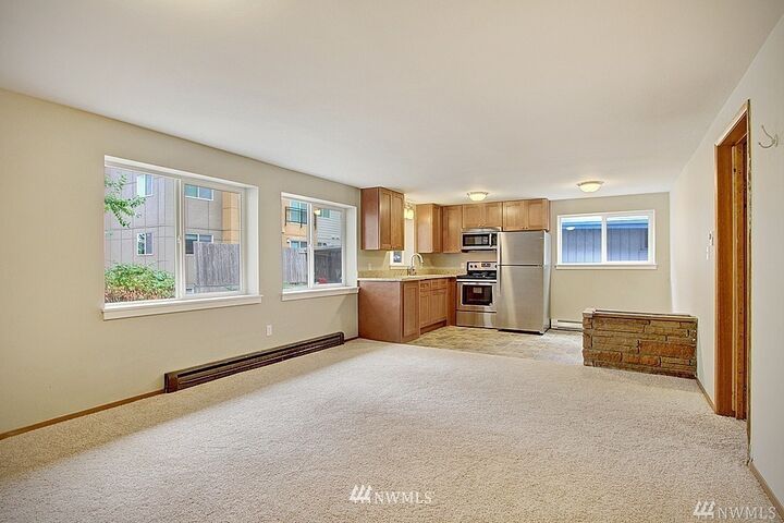 Property Photo: 13727 35th Avenue NE B WA 98125