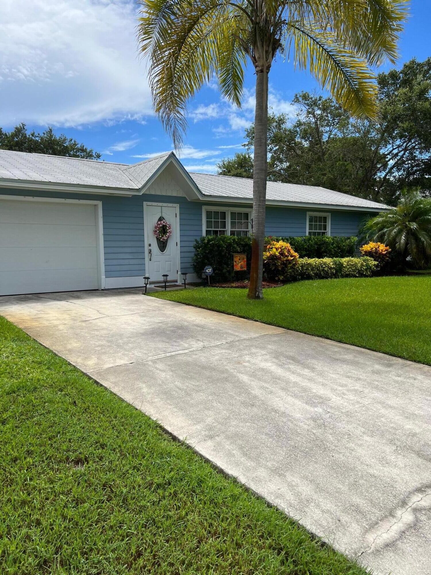 Property Photo:  2009 SW Burlington Street  FL 34984 