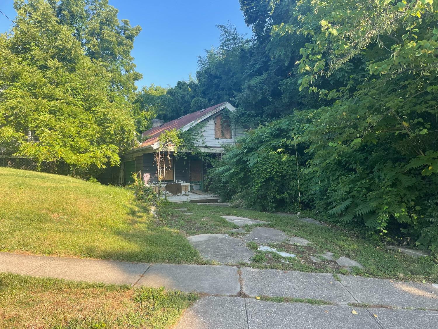 Property Photo: 3925 Paxton Ave OH 45209