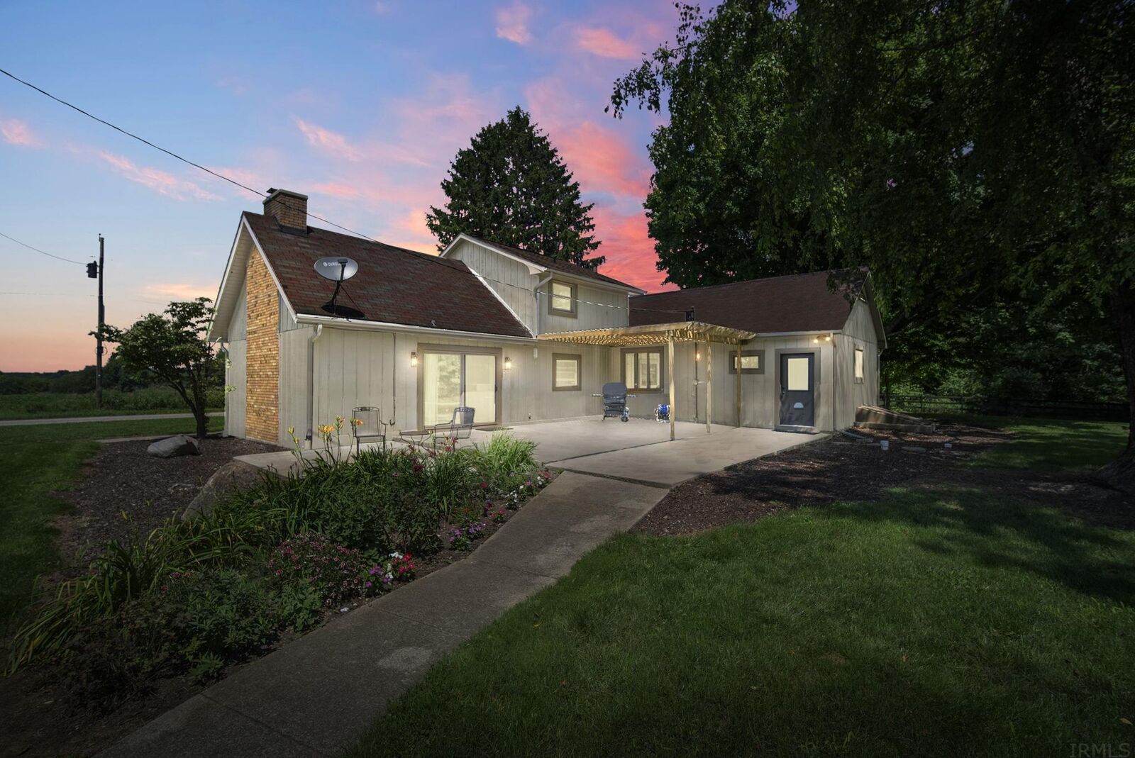 Property Photo: 1403 W Hoppus Road IN 46580