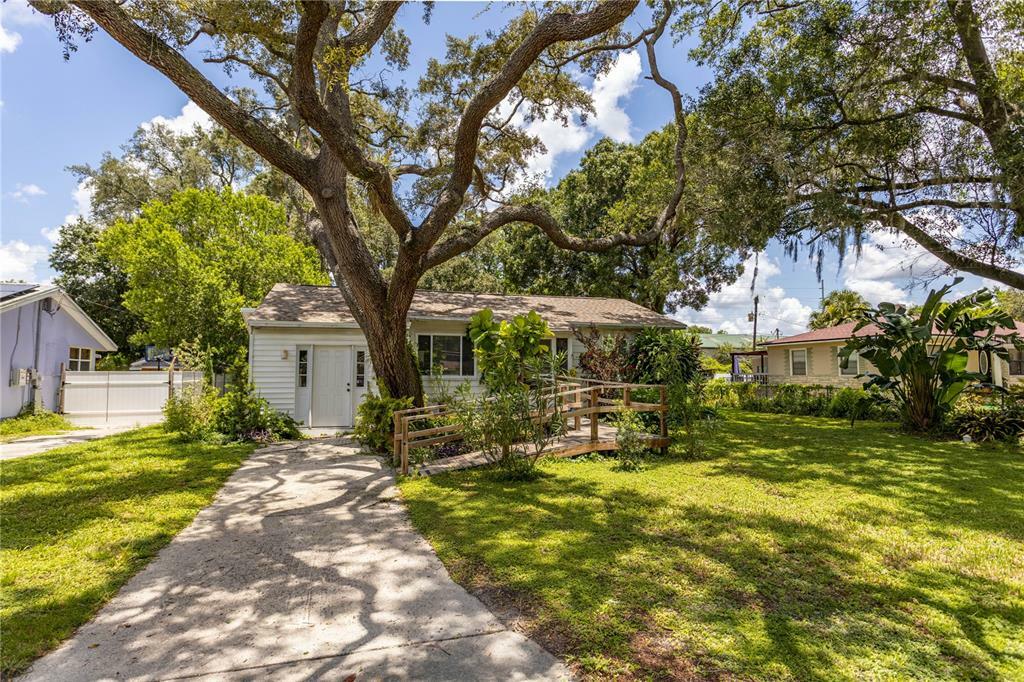 Property Photo:  505 W Juneau Street  FL 33604 