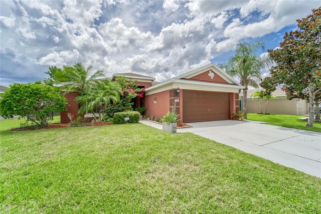 Property Photo:  5207 99th Avenue E  FL 34219 