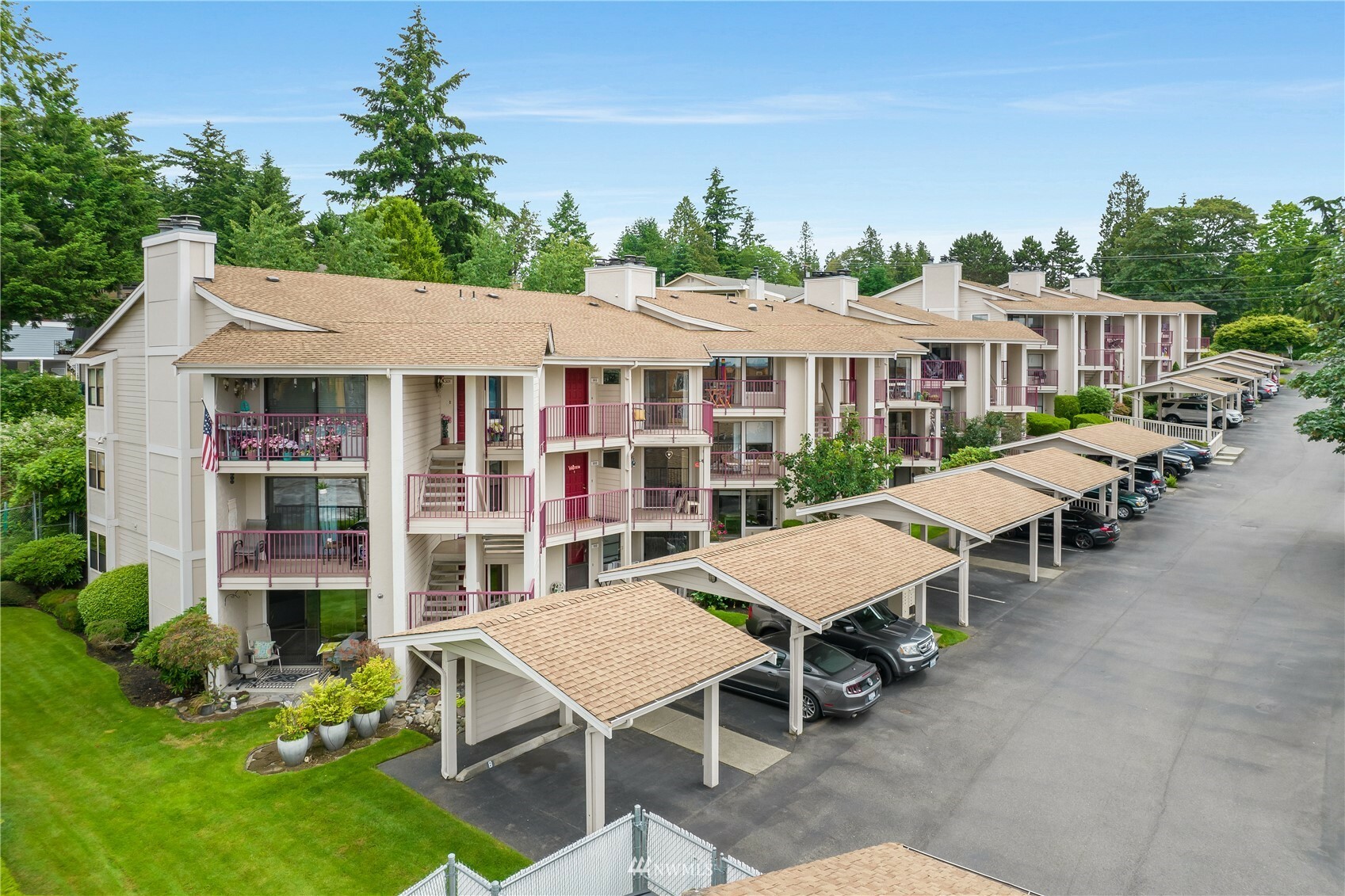 Property Photo:  9910 NE 119th Street 302  WA 98034 