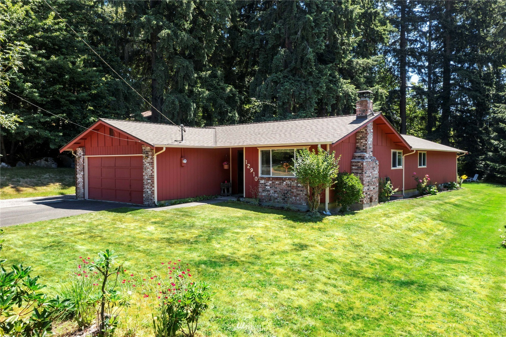 Property Photo:  12910 151st Street E  WA 98374 