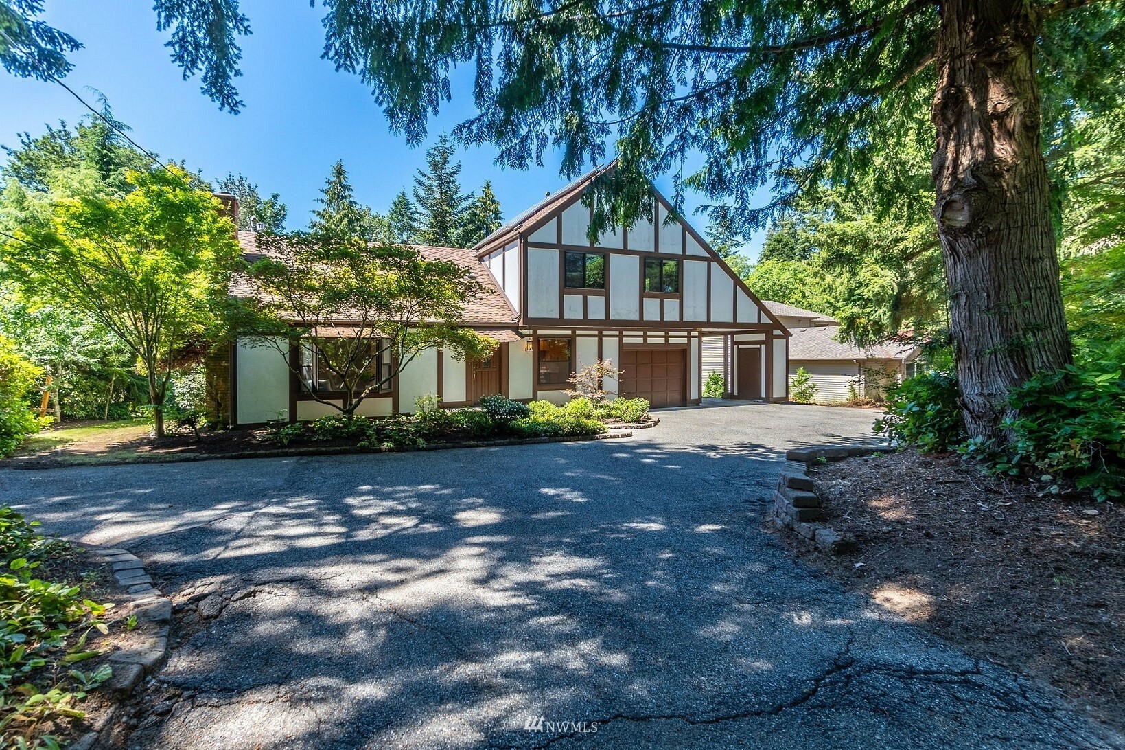 Property Photo:  12418 Scenic Drive  WA 98026 