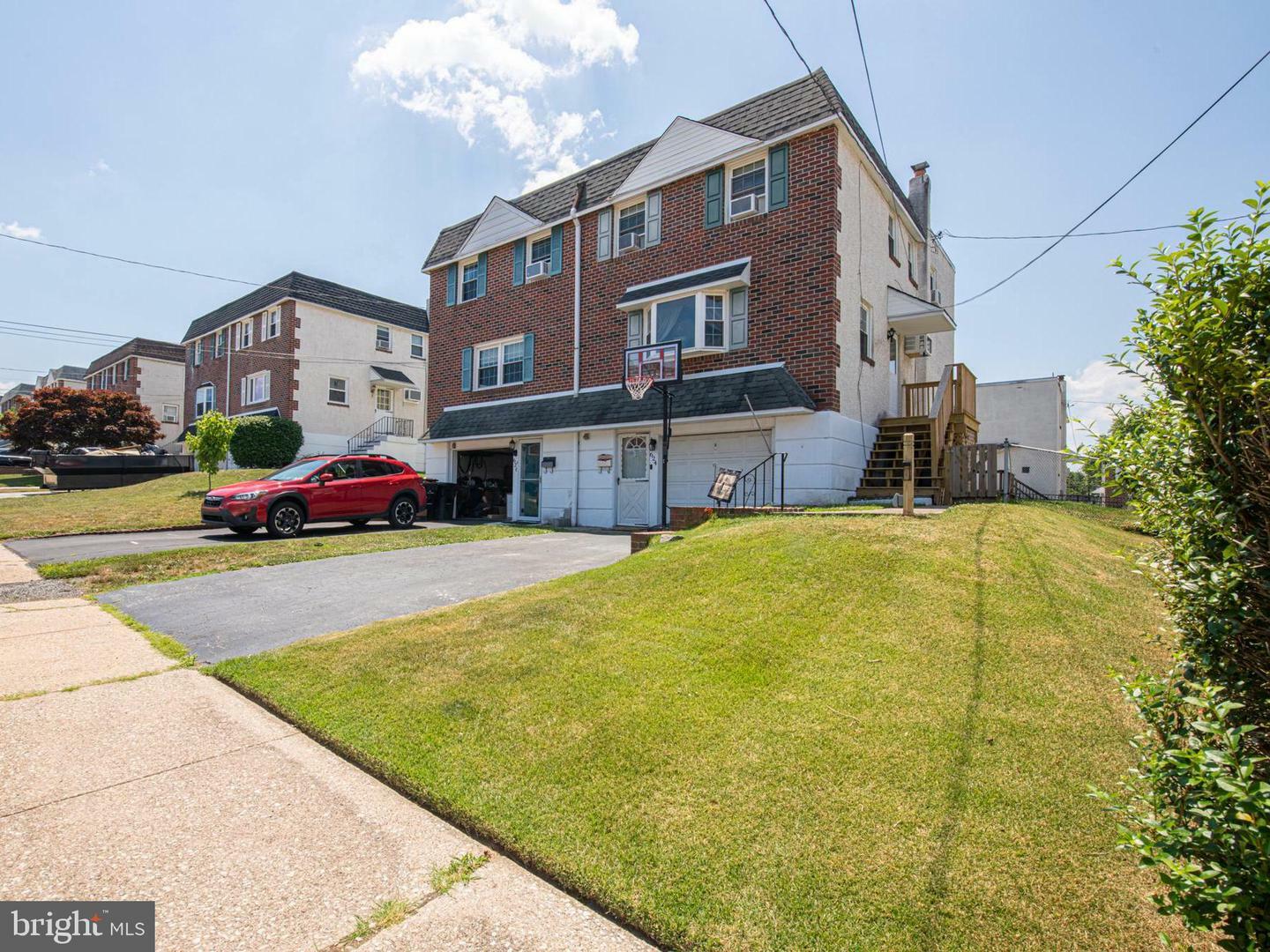 Property Photo: 624 Gary Lane PA 19401