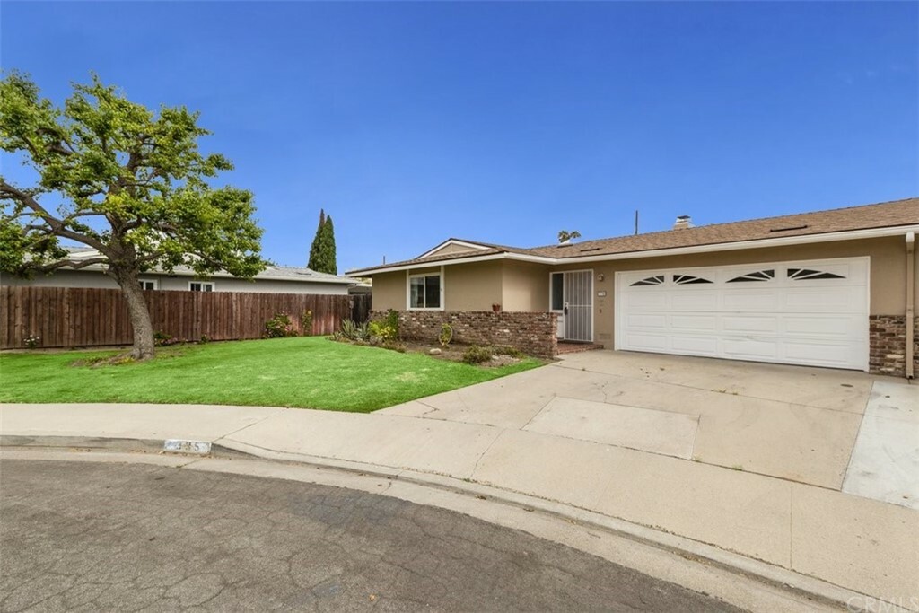 Property Photo:  335 E Fiesta Green  CA 93041 
