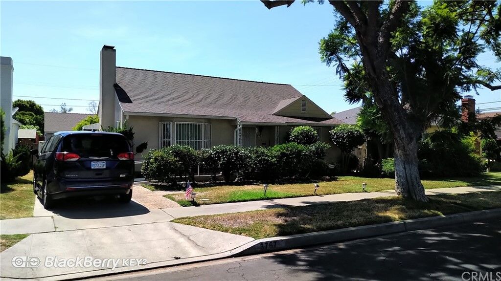 Property Photo:  3767 S Victoria Avenue  CA 90016 