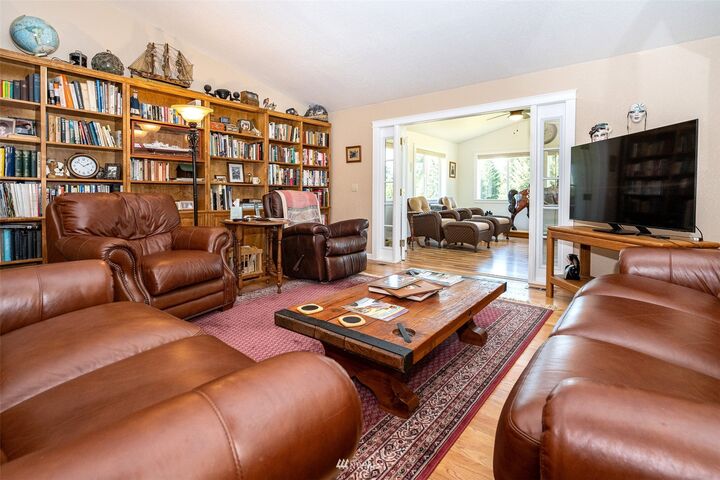 Property Photo:  117 Roth Road  WA 98596 