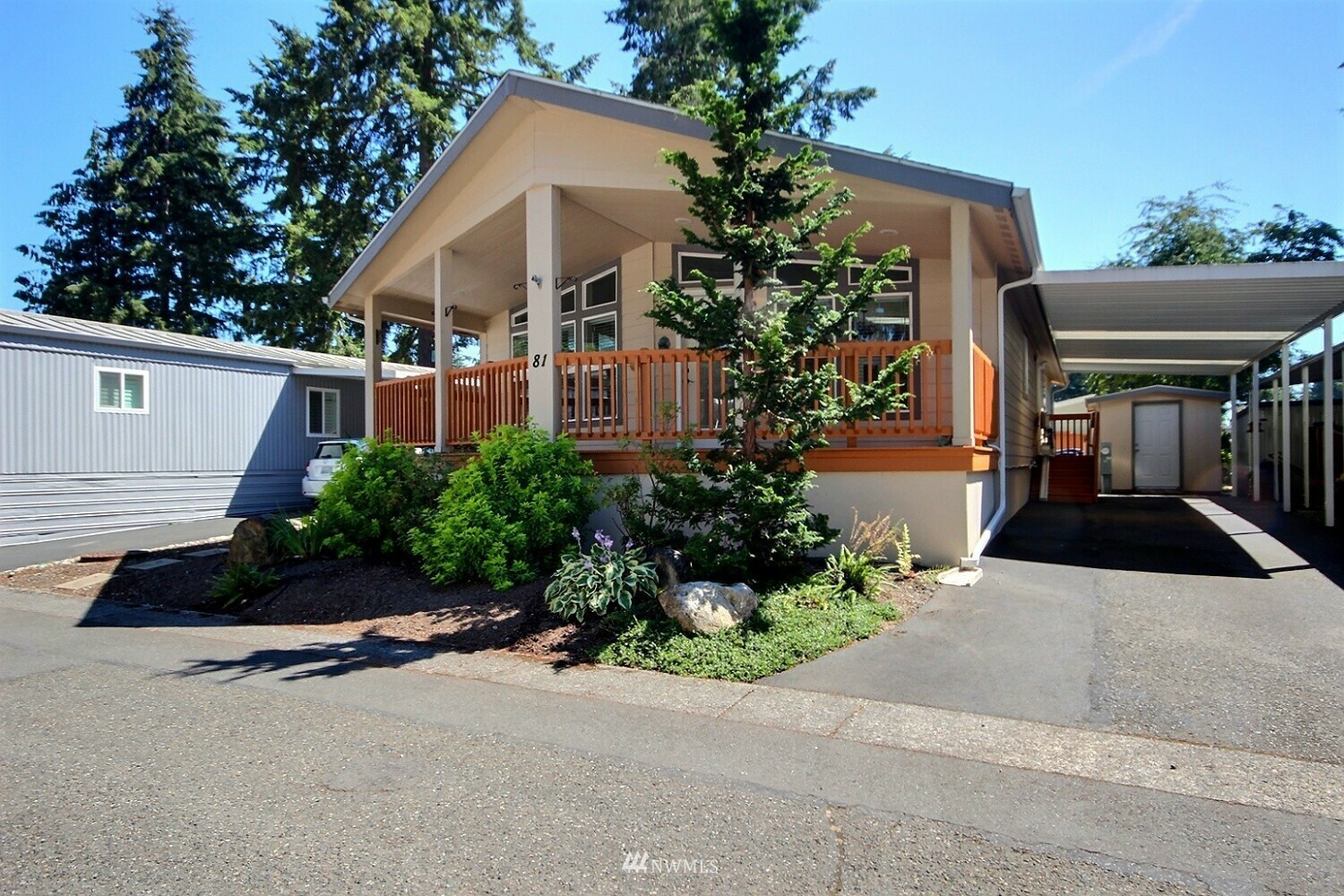 Property Photo:  18425 NE 95th Street 81  WA 98052 