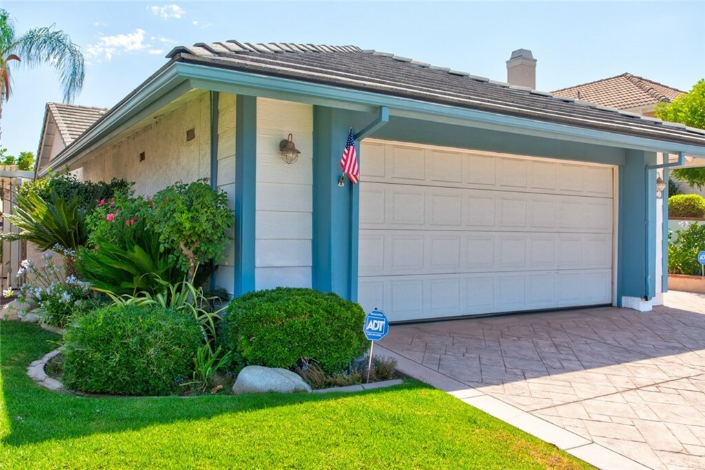 Property Photo:  26080 Tampico Drive  CA 91355 